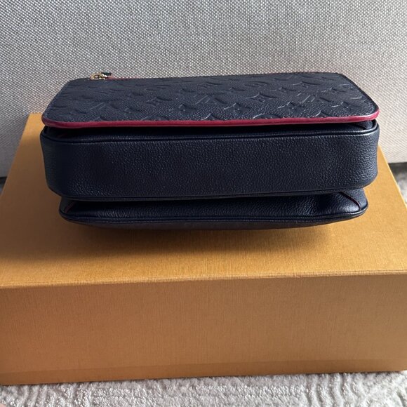 Louis Vuitton Pochette Metis Navy - Picture 7 of 16